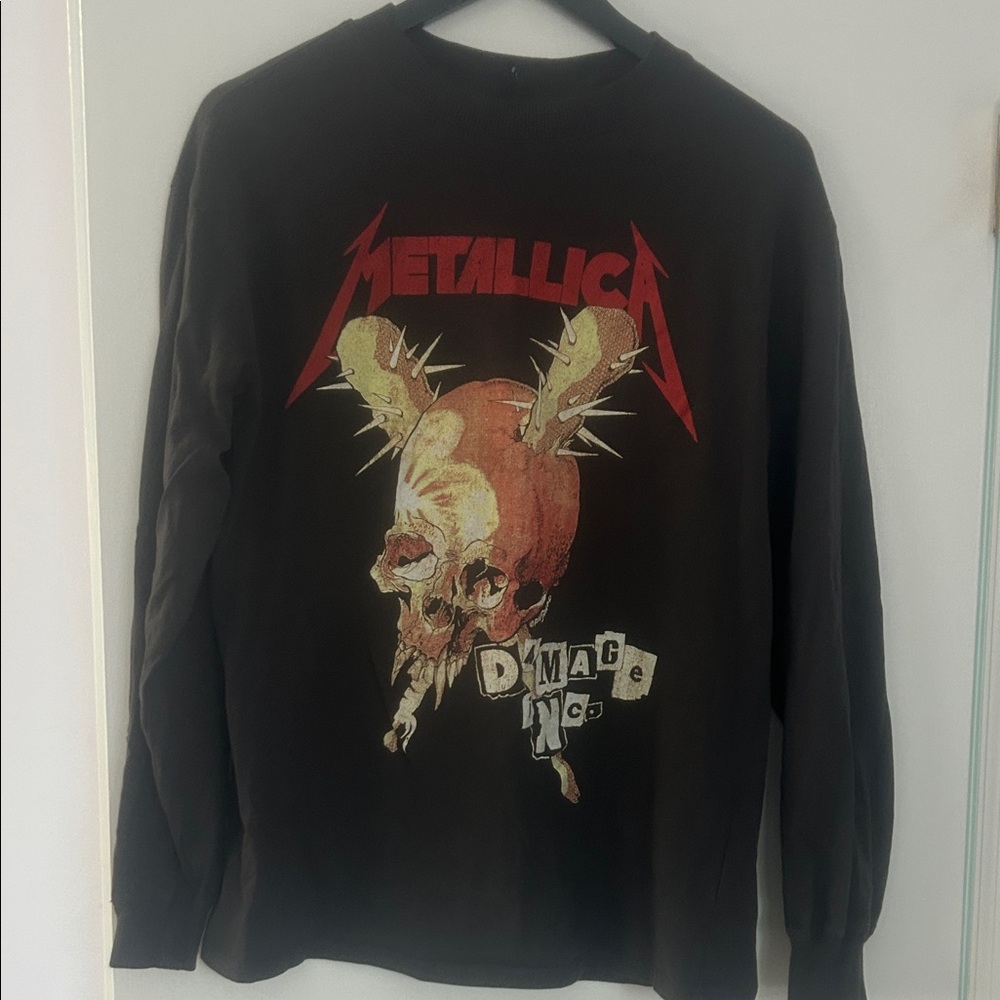 Metallica Graphic Long Sleeve Shirt